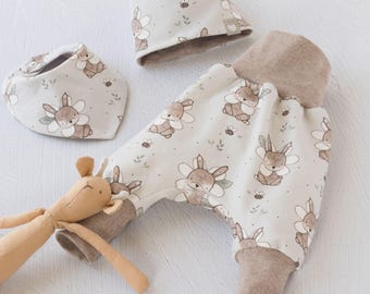 Baby Set 3-teilig Hase | Pumphose, Mütze und Halstuch | Größe 50-56, 62-68 | Unisex Baby | Geschenk Erstausstattung Baumwolle Handmade