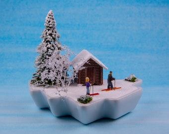 Miniature, porcelain fir - skiers at the hut
