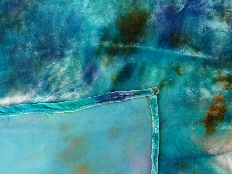Cloth ceiling lined with silk velvet