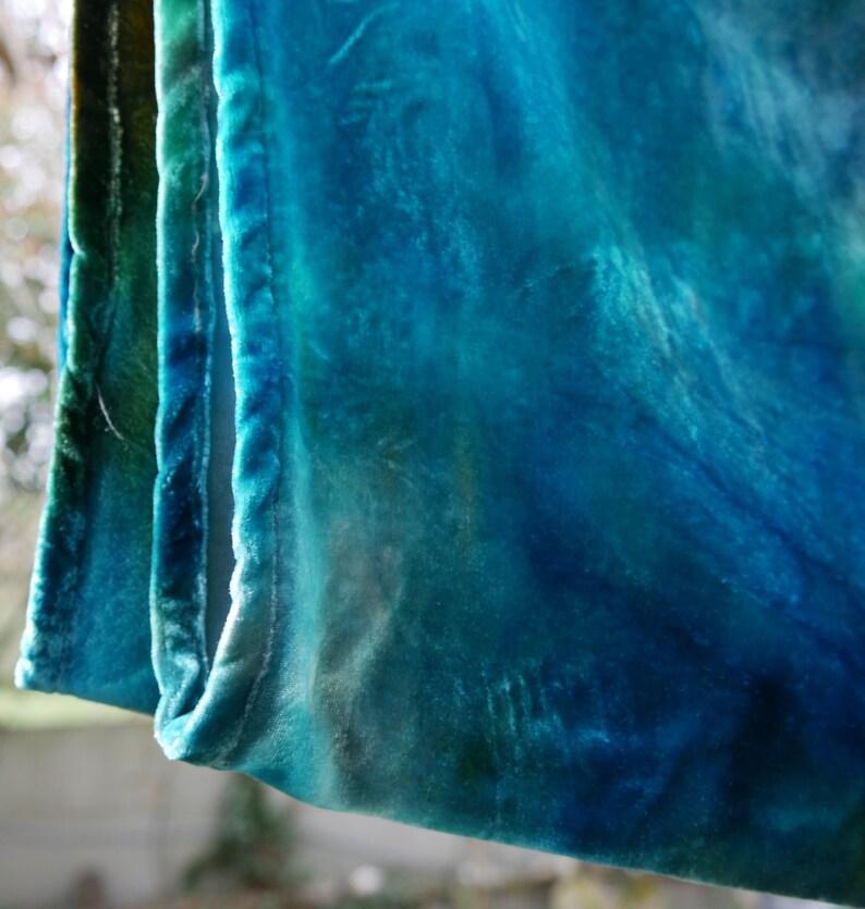Cloth ceiling lined with silk velvet