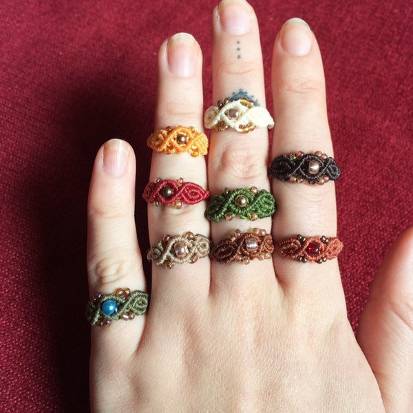 Size-adjustable macrame rings