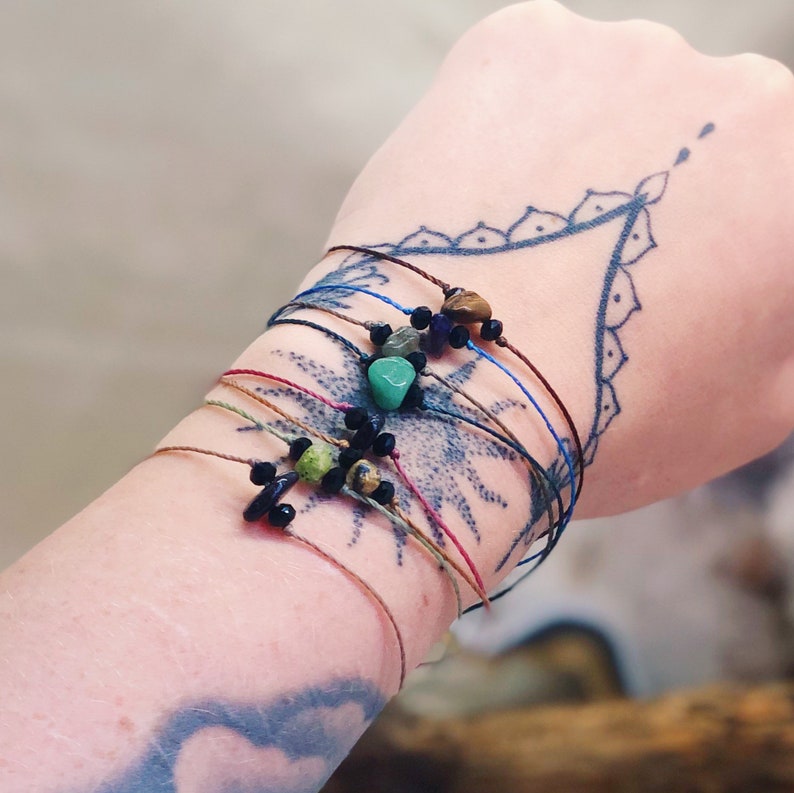 Macrame bracelet with gemstone