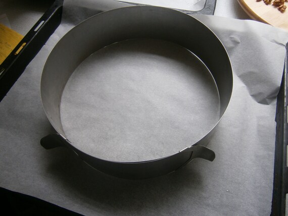 Stampo Crostata Microforato 10 Stampi Per Torte Rotondi In Acciaio Inox - Diametro 8 Cm, Forati, Per Mousse E Dessert Stampini Per Dolci 10 Pezzi