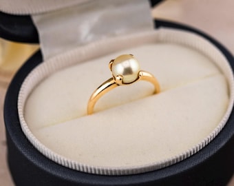 Vintage pearl ring 14k solid gold statement or engagement ring cultured pearl genuine antique ring vintage ring, size 8