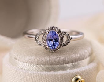 Anillo vintage ovalado de tanzanita con halo de diamantes, oro blanco de 10k, talla 7