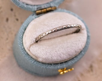 Vintage 18k White Gold Wedding Band, Milgrain Floral Ring Size 10