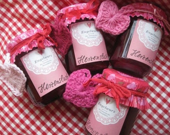 Geschenk Geburtstag Giveaway BFF Herz Love Erdbeer Fruchtaufstrich Delikatessen hausgemacht Himbeer-Marmelade