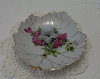 Victorian Leaf Porcelain Trinket Tray: Floral Jewelry Dish with Gold Trim