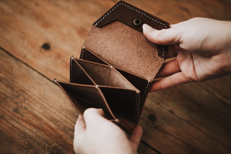 Hand stitched Leather concertina wallet, High Quality Oak Bark tanned, English leather image 3