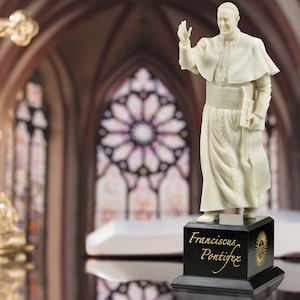 15&quot; tall Pope Francis Sculpture Gift