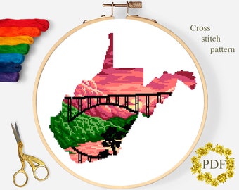 Könnte beinhalten: Ein Kreuzstichmuster des Bundesstaates West Virginia mit einem Sonnenuntergang und einer Brücke über einem Gebirge. Das Muster ist in einem Reifen und enthält den Text "Cross stitch pattern" und "PDF".