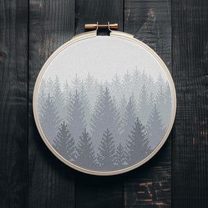 Schema punto croce moderno "Foresta nebbiosa" in PDF, schema punto croce contato "Alberi grigi nebbiosi", natura, ricamo Hoop Art, download digitale