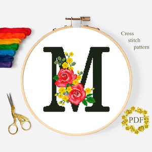 Letra M Modern Cross Stitch Pattern PDF, Monograma Floral Contado Cross Stitch Chart, Flores Rosas, Hoop Art Bordado, Download Digital