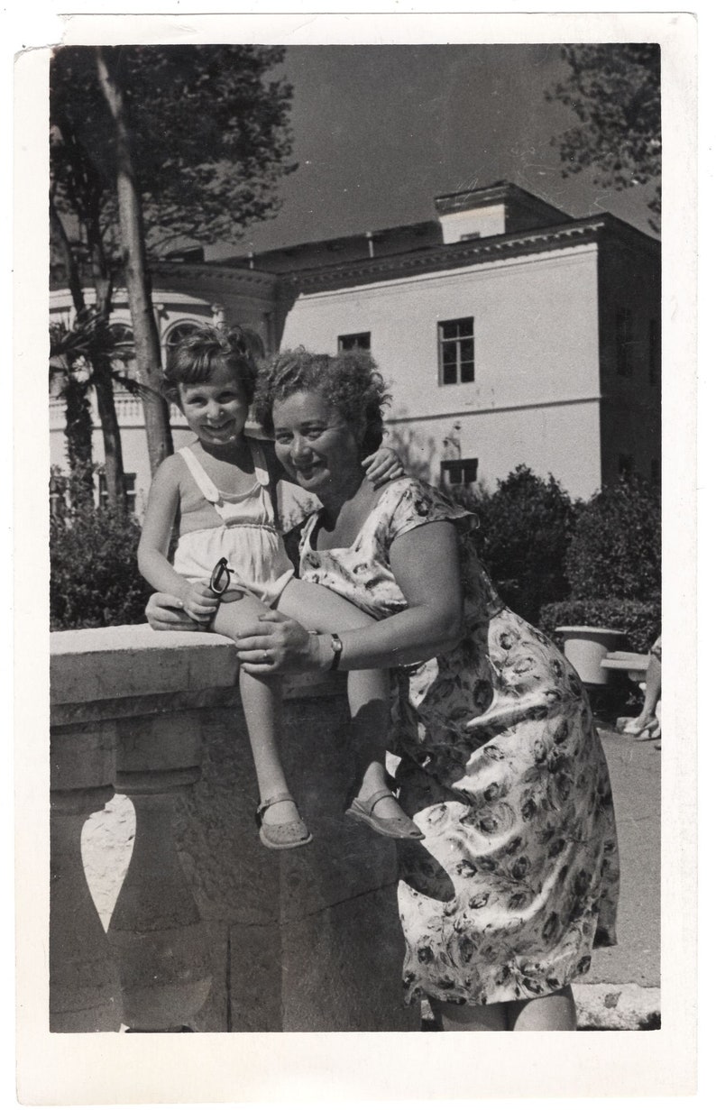 Old family photo strange weird unusual Russia Soviet family portrait found vintage snapshot photo *3292F mother and child