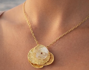 Handmade Gold-Tone Seashell Necklace – Coastal Ocean Jewelry – Natural Shell Pendant – Beach Wedding & Summer Gift