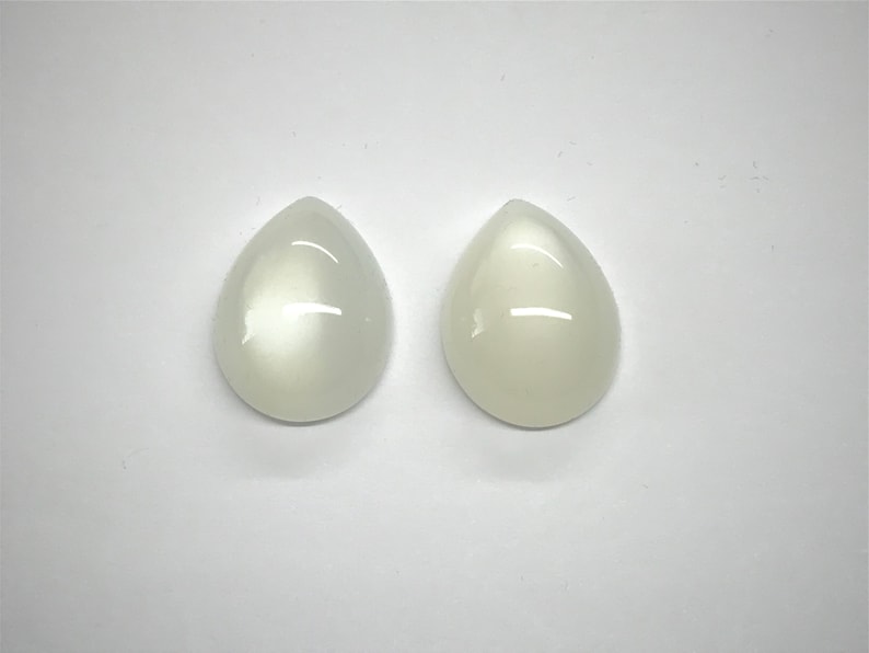 Cabochon pear-shaped 20.0 14.5 7.5 mm 29.44 ct. Moonstone pair India