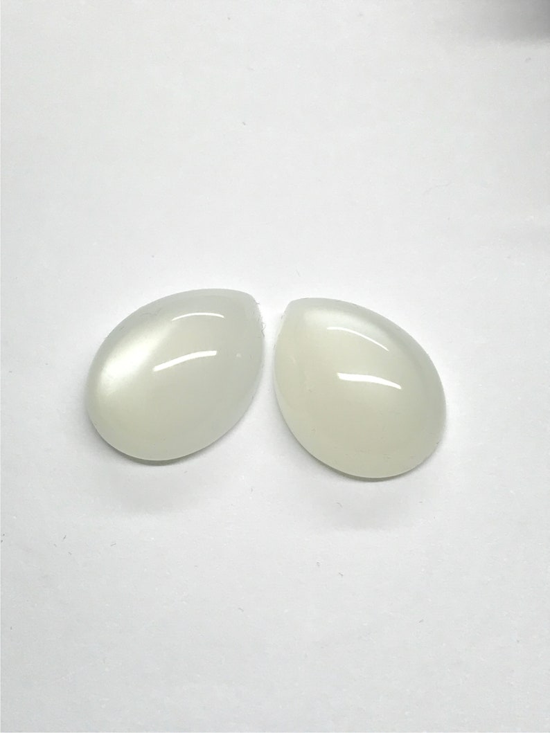 Cabochon pear-shaped 20.0 14.5 7.5 mm 29.44 ct. Moonstone pair India