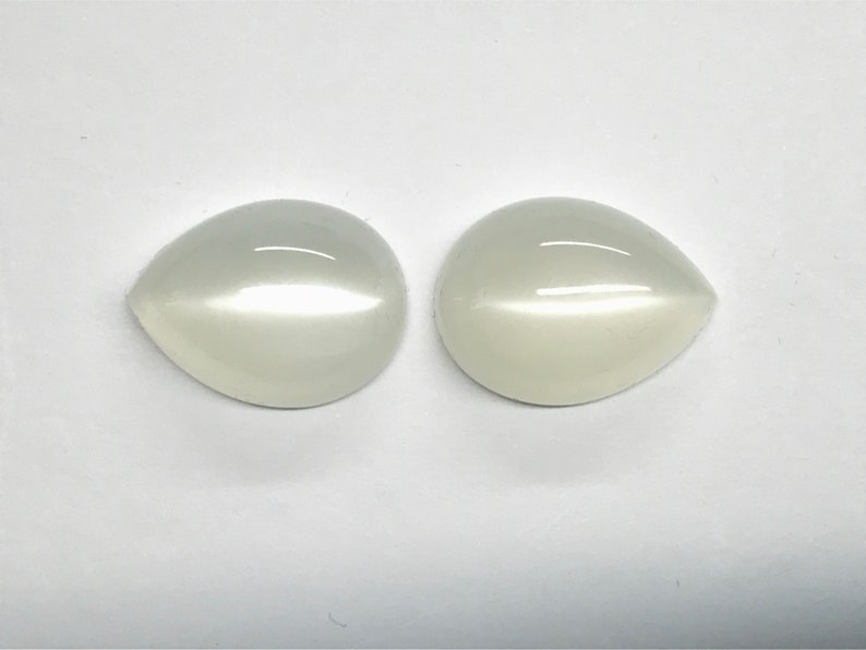 Cabochon pear-shaped 20.0 14.5 7.5 mm 29.44 ct. Moonstone pair India