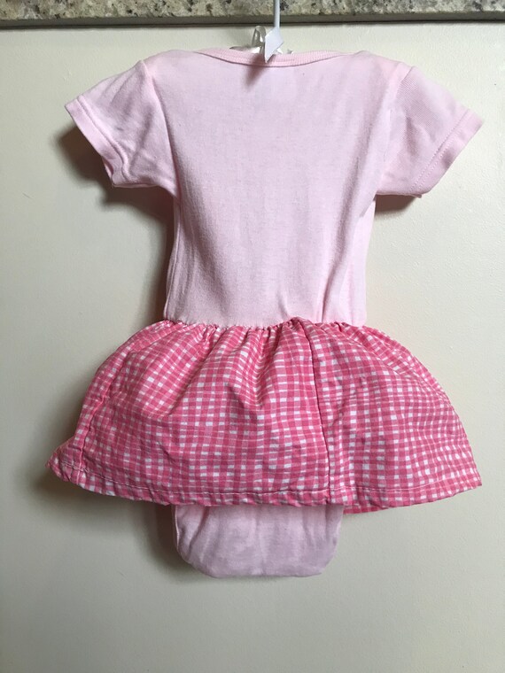 Simple Cute Vintage Modified Onsie with added Pin… - image 3