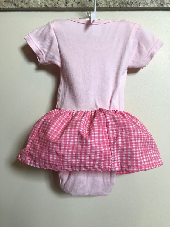 Simple Cute Vintage Modified Onsie with added Pin… - image 5