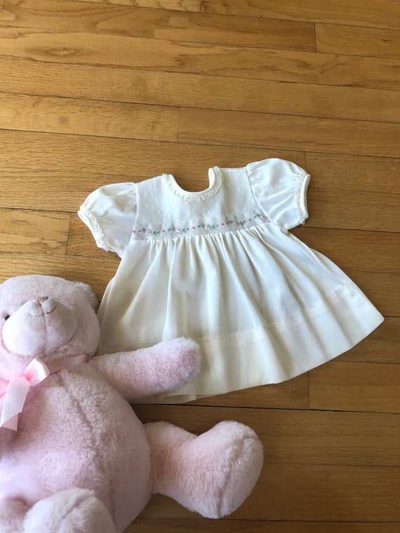 Adorable 1950s / 60s Baby White and Pink Floral Em