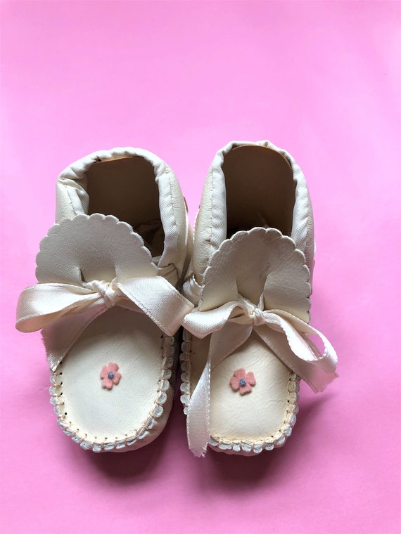 Adorable Vintage 1960s Cream and Pink Baby Girl Bo