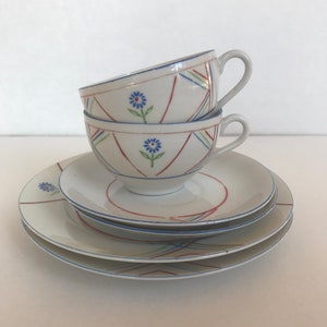 Vintage Art Deco GB Japan Daisy Kitschy Pair of Tea Cups, Saucers, Dessert Plates Set With Abstract Geometric Design Blue, Red, Green