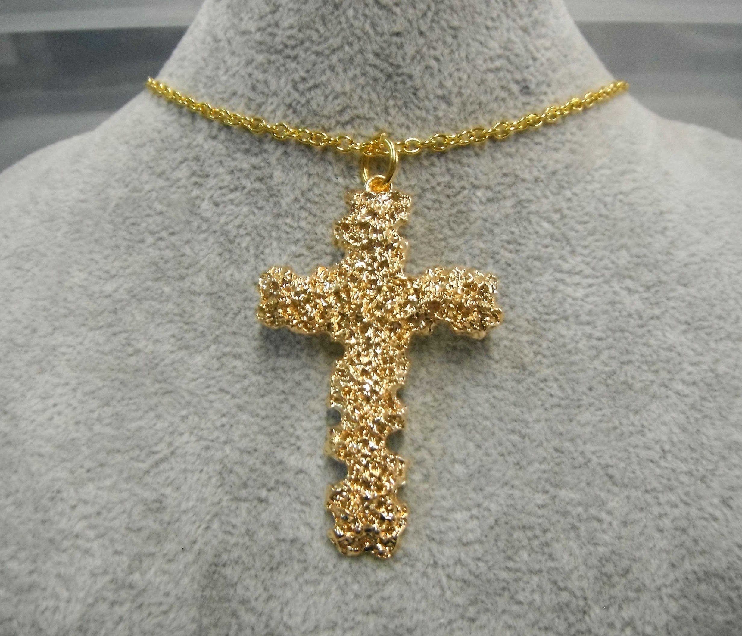 ネックレス・ペンダント Golden Chain Necklace 3 VINTAGE - Golden Three Chain Necklace With V Pendant and