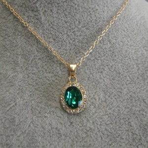 Emerald Green Oval Diamonate Golden Necklace Gift Boxed