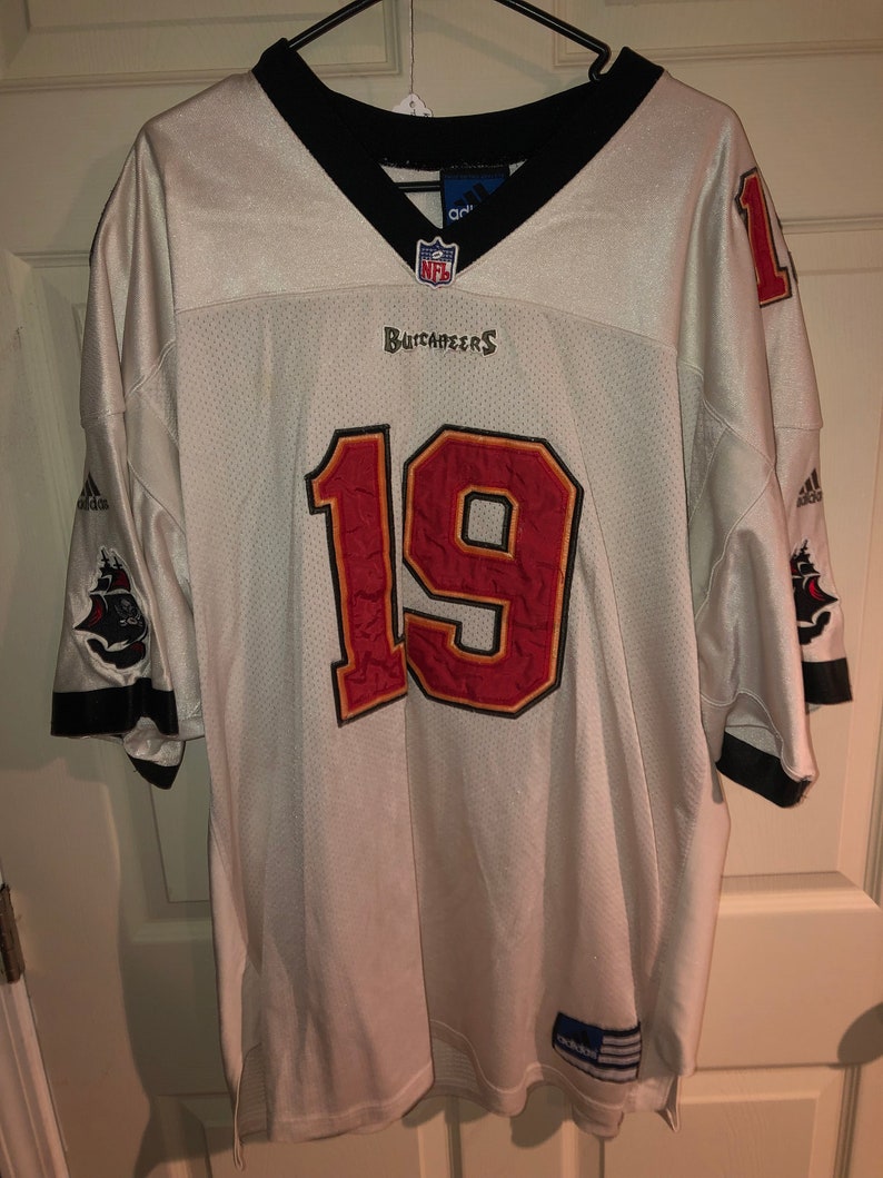 vintage tampa bay buccaneers jersey