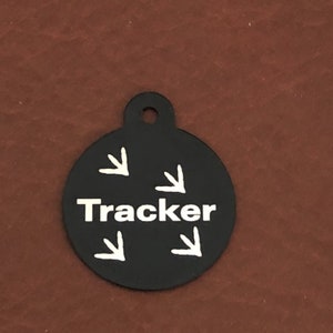 Tracker, grande médaille circulaire noire, médaille en aluminium personnalisée, gravure avec diamants, médaille pour chien, médaille pour chat, médaille pour animal, médaille pour chaton, pour collier de chien, TLBC