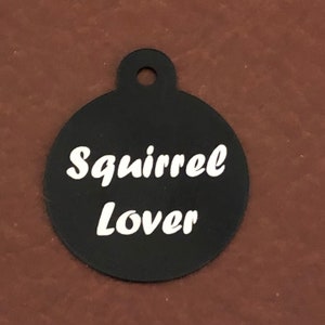Amoureux des écureuils, Médaille grand cercle, Médaille en aluminium noire personnalisée, Médaille pour chien à gravure diamant, Médaille pour chiot, Pour collier de chien, SLLBC