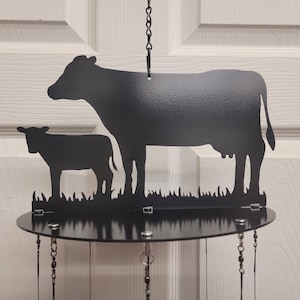 Carrilhão de vento de vaca com bezerro de metal, decoração externa, carrilhão de vento de aço cortado a plasma, animais, casa de fazenda, arte em metal, presente
