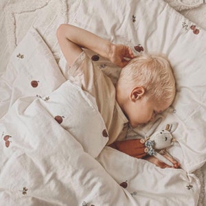Kinderbettwäsche 2-teilig Bettwäsche für Baby. Baby beddengoed – Écru . Beddengoed set met vulling. Bettwäsche.