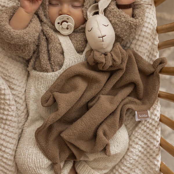 Schmusetuch als Baby Geschenk zur Geburt. Schnuffeltuch Hase aus Bio-Baumwolle.