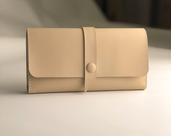 Personalized beige leather wallet for mother day gifts