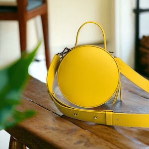 Yellow round tote bag Small crossbody circle bag image 1