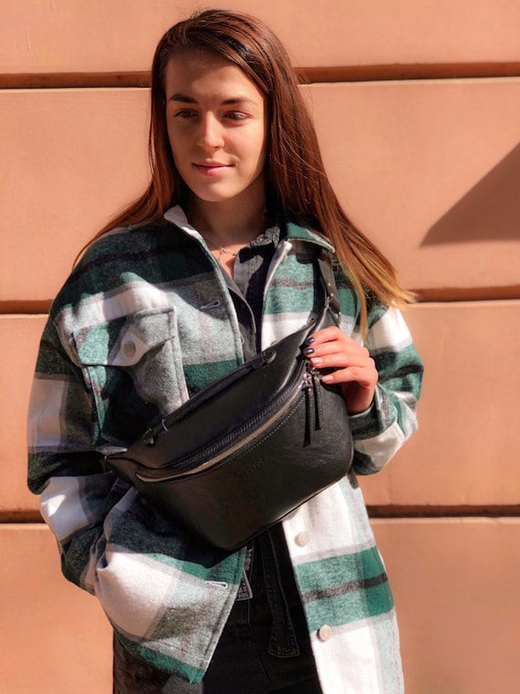 black fanny pack crossbody