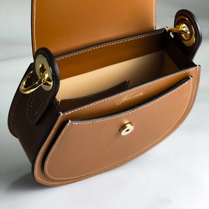 Leather saddle bag for women image 8