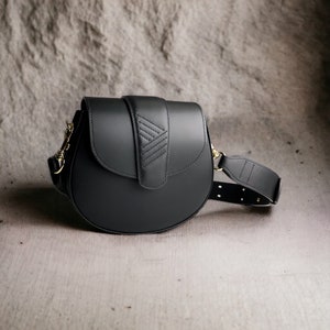 Best birthday gift for wife Black saddle bag Unique mother day gift Trendy shoulder bag for women Small leather crossbody bag