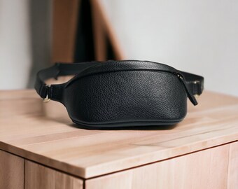 Black fanny packs Minimalist leather belt bag for women