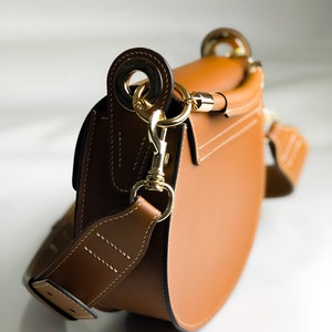 Leather saddle bag for women image 7