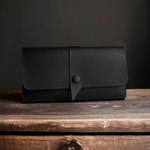 Cartera de cuero negra para mujer. El mejor regalo para el día de la madre. Cartera larga de cuero personalizada para mujer. Regalo de cumpleaños para esposa.