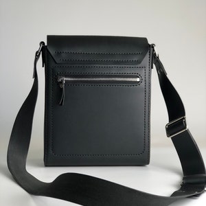 Mens mini messenger bag. Black leather shoulder bag image 6