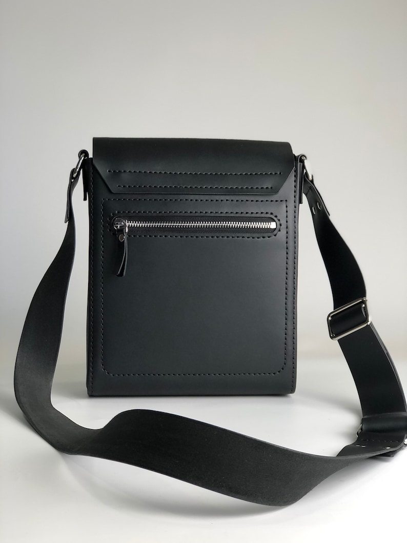 Mens mini messenger bag. Black leather shoulder bag image 6