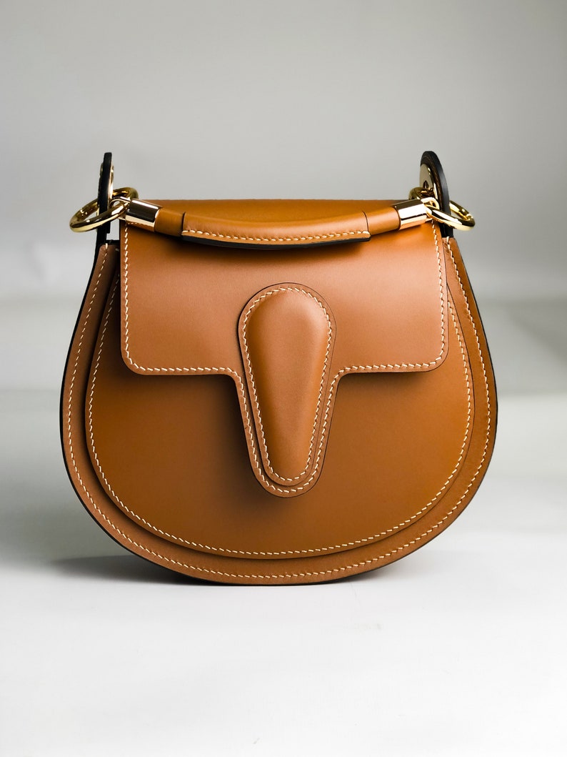 Leather saddle bag for women image 2