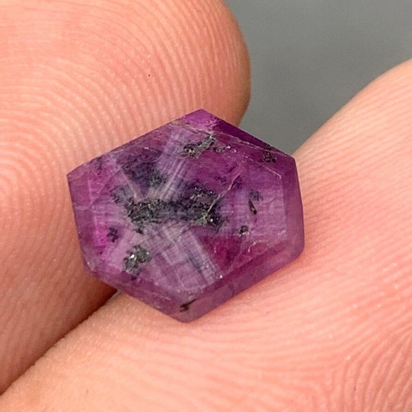 Exquisite Kashmir Sapphire Trapiche - Rare Natural Star Sapphire in Purplish Pink - Stunning Dark Purple Hue