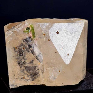 Topaz Crystal ,Terminated Damage Free Natural Topaz With Microligte From Pakistan - 78 Gram , 43*35*26 mm