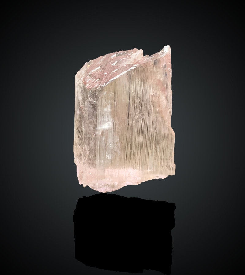 ピンククンザイト 7.13カラットの天然ミディアムピンククンツァイト、八角形