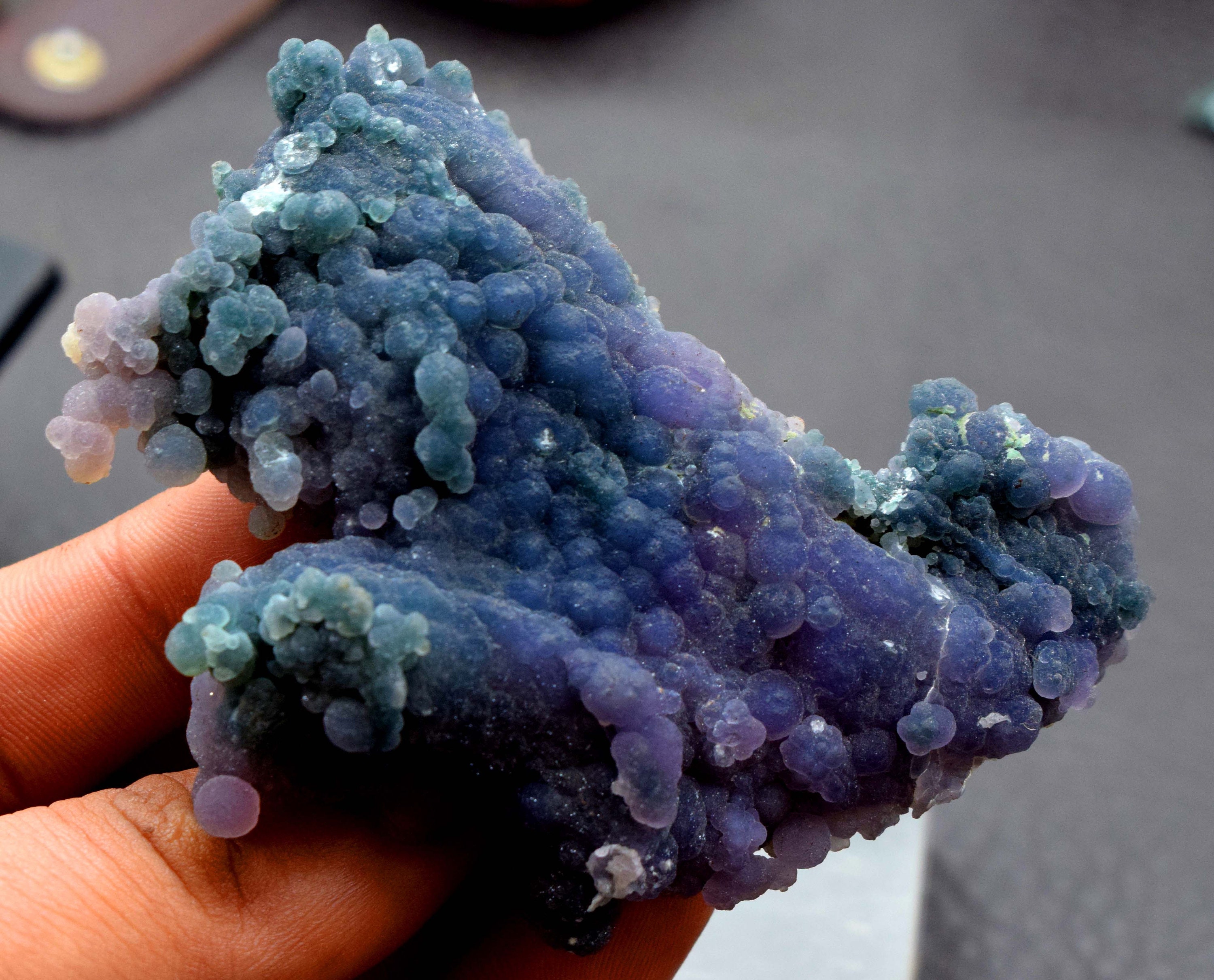 93 グラム 巨大サイズ 両面天然カルセドニー / グレープアゲート